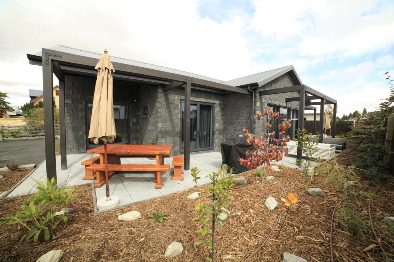 Black Stilt Retreat, Stunning Luxury Property Twizel Exterior photo