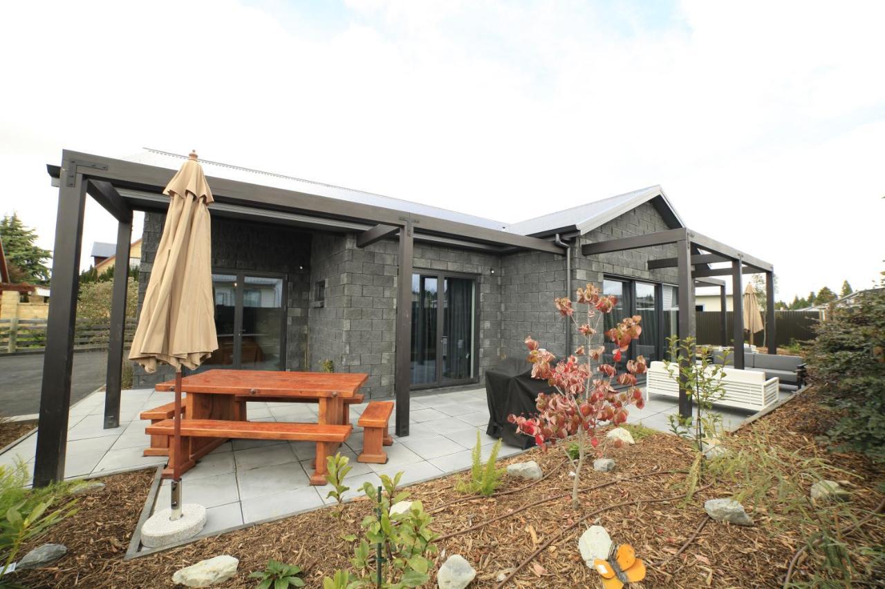 Black Stilt Retreat, Stunning Luxury Property Twizel Exterior photo